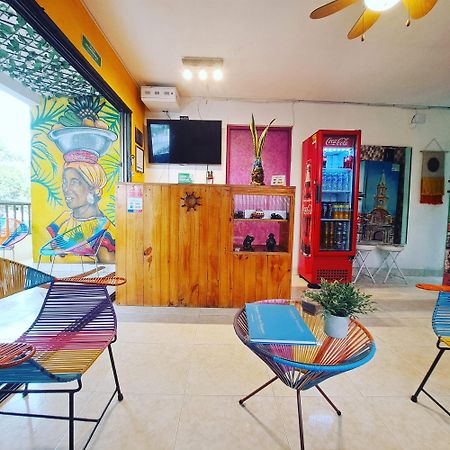 Hostel Shalom Adonai Cartagena Екстериор снимка