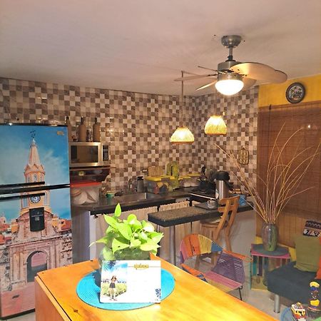 Hostel Shalom Adonai Cartagena Екстериор снимка