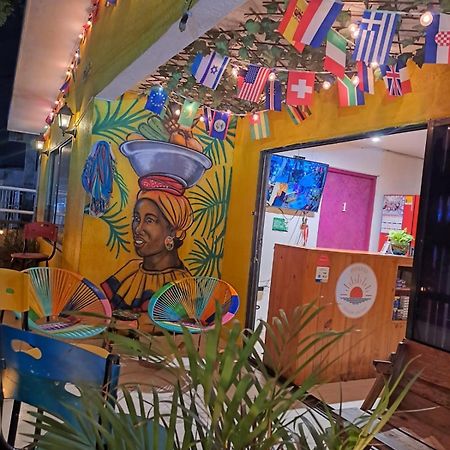 Hostel Shalom Adonai Cartagena Екстериор снимка