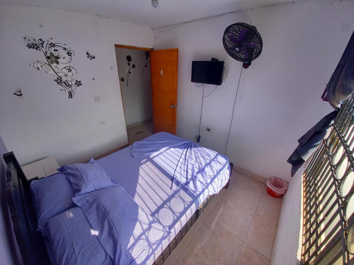 Hostel Shalom Adonai Cartagena Екстериор снимка