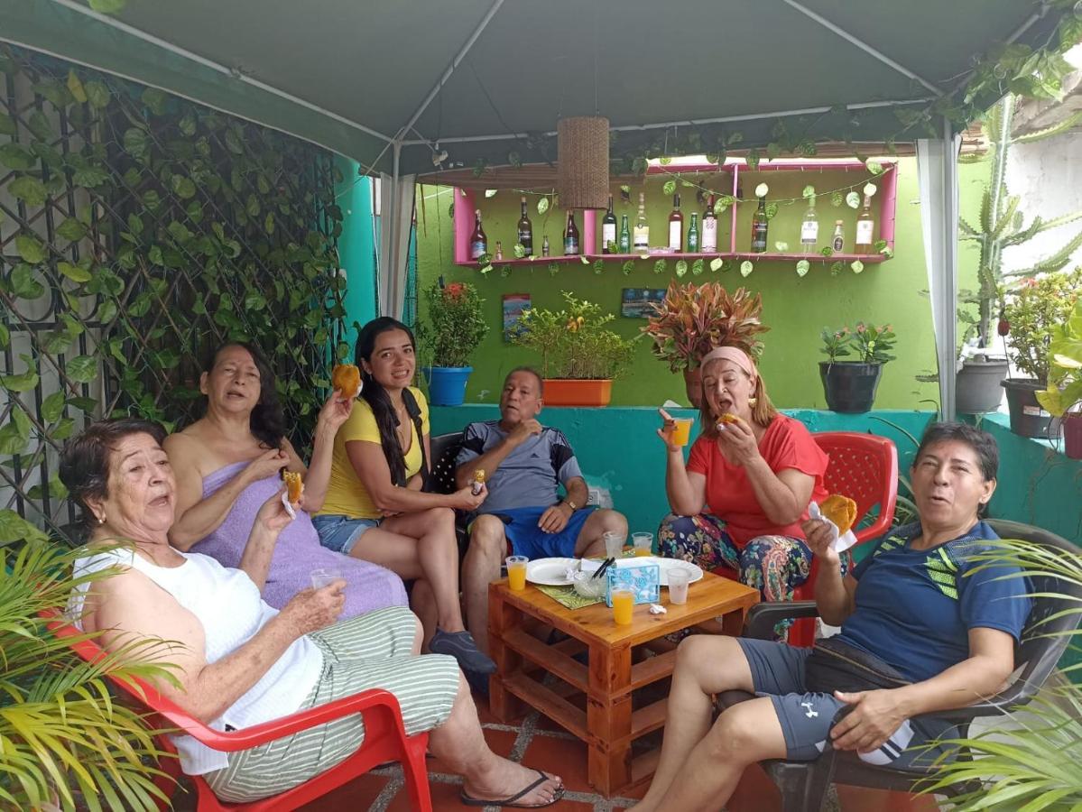 Hostel Shalom Adonai Cartagena Екстериор снимка