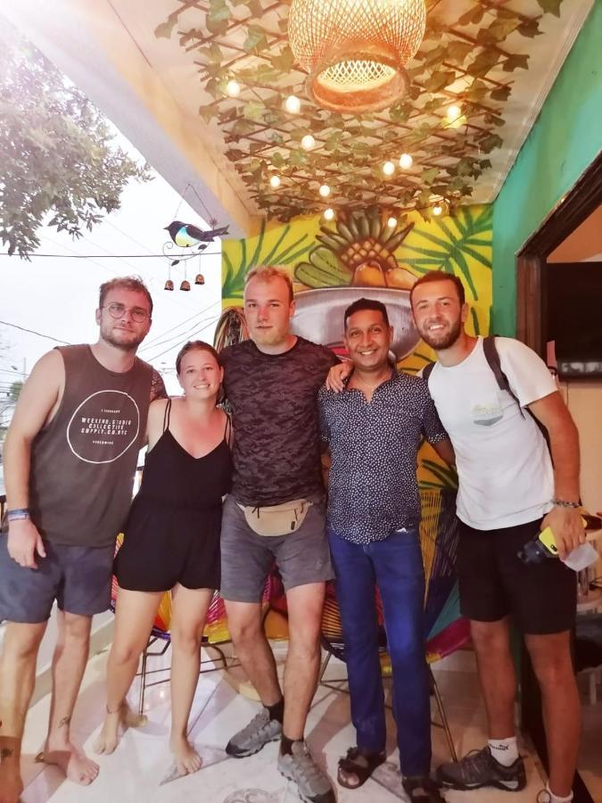 Hostel Shalom Adonai Cartagena Екстериор снимка