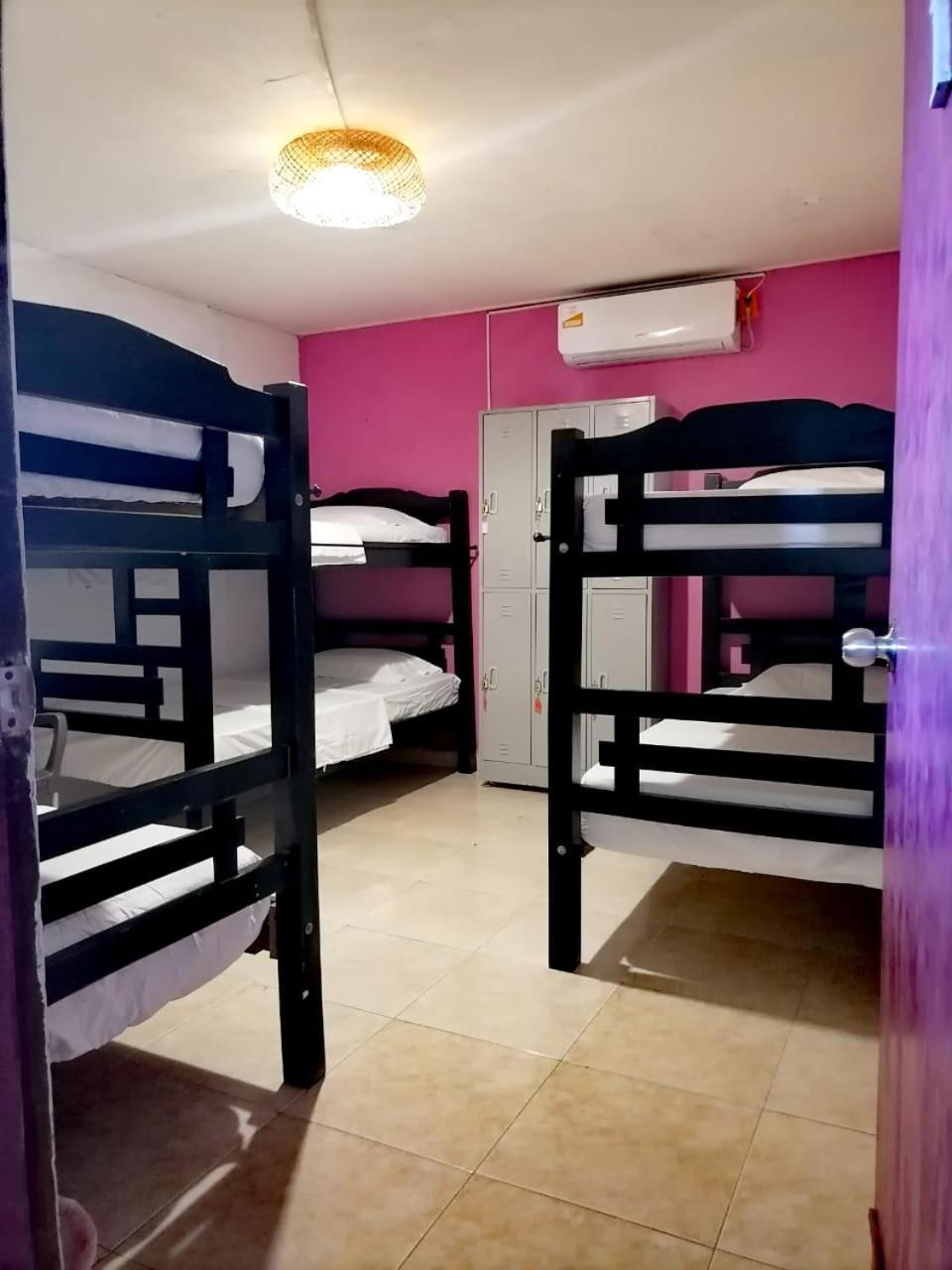 Hostel Shalom Adonai Cartagena Екстериор снимка