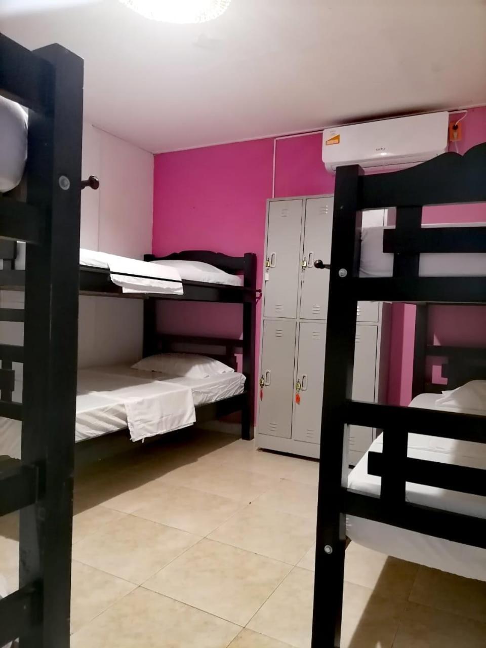 Hostel Shalom Adonai Cartagena Екстериор снимка