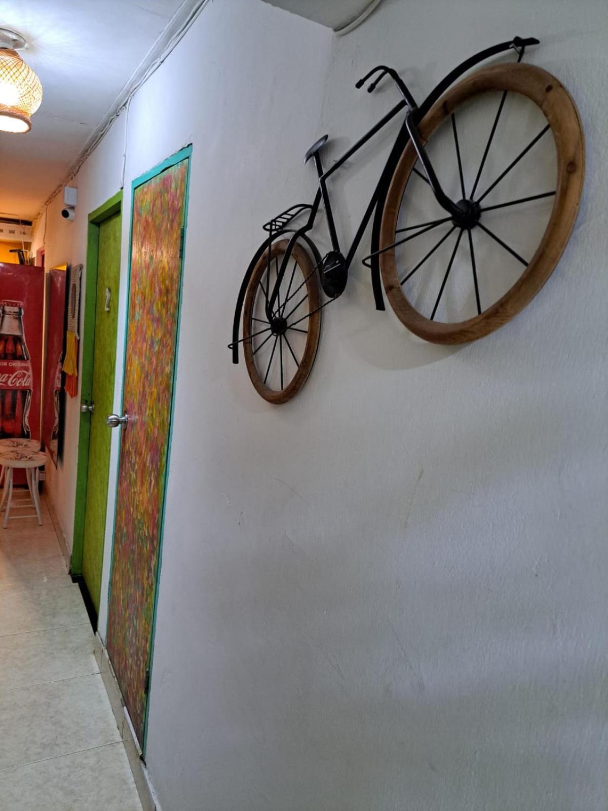 Hostel Shalom Adonai Cartagena Екстериор снимка