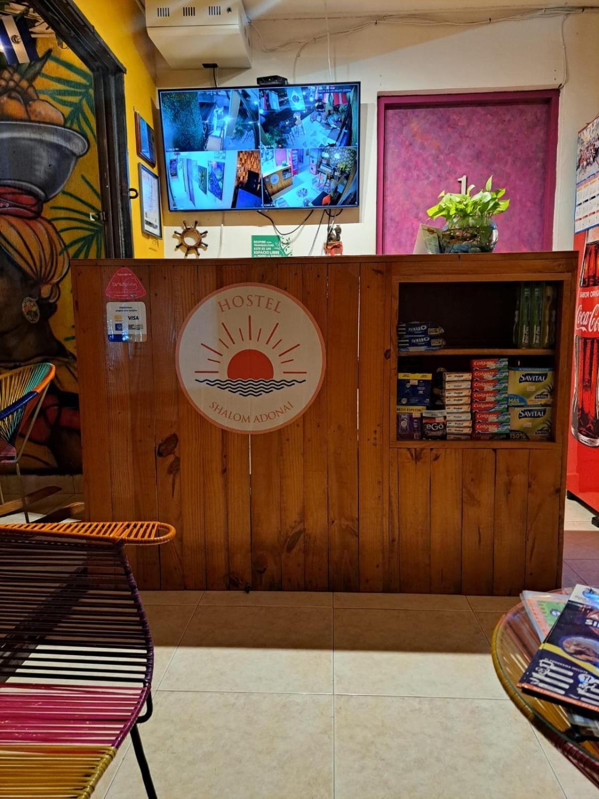 Hostel Shalom Adonai Cartagena Екстериор снимка