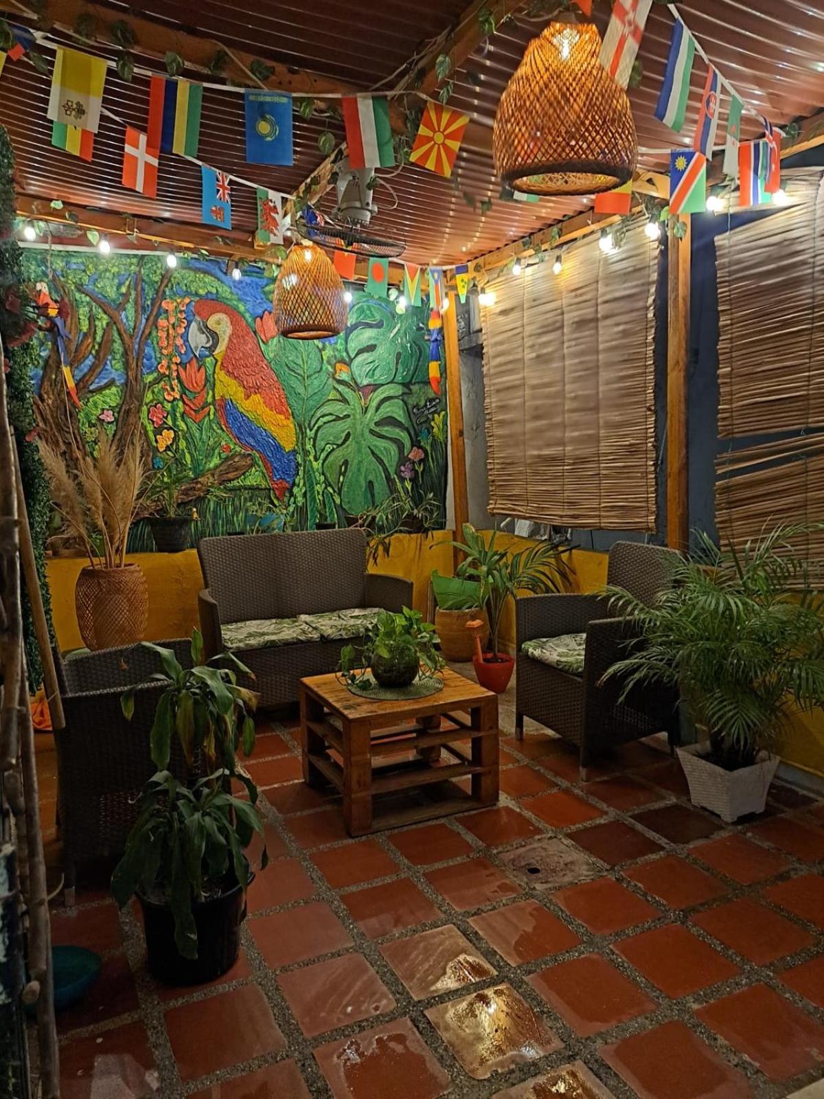 Hostel Shalom Adonai Cartagena Екстериор снимка