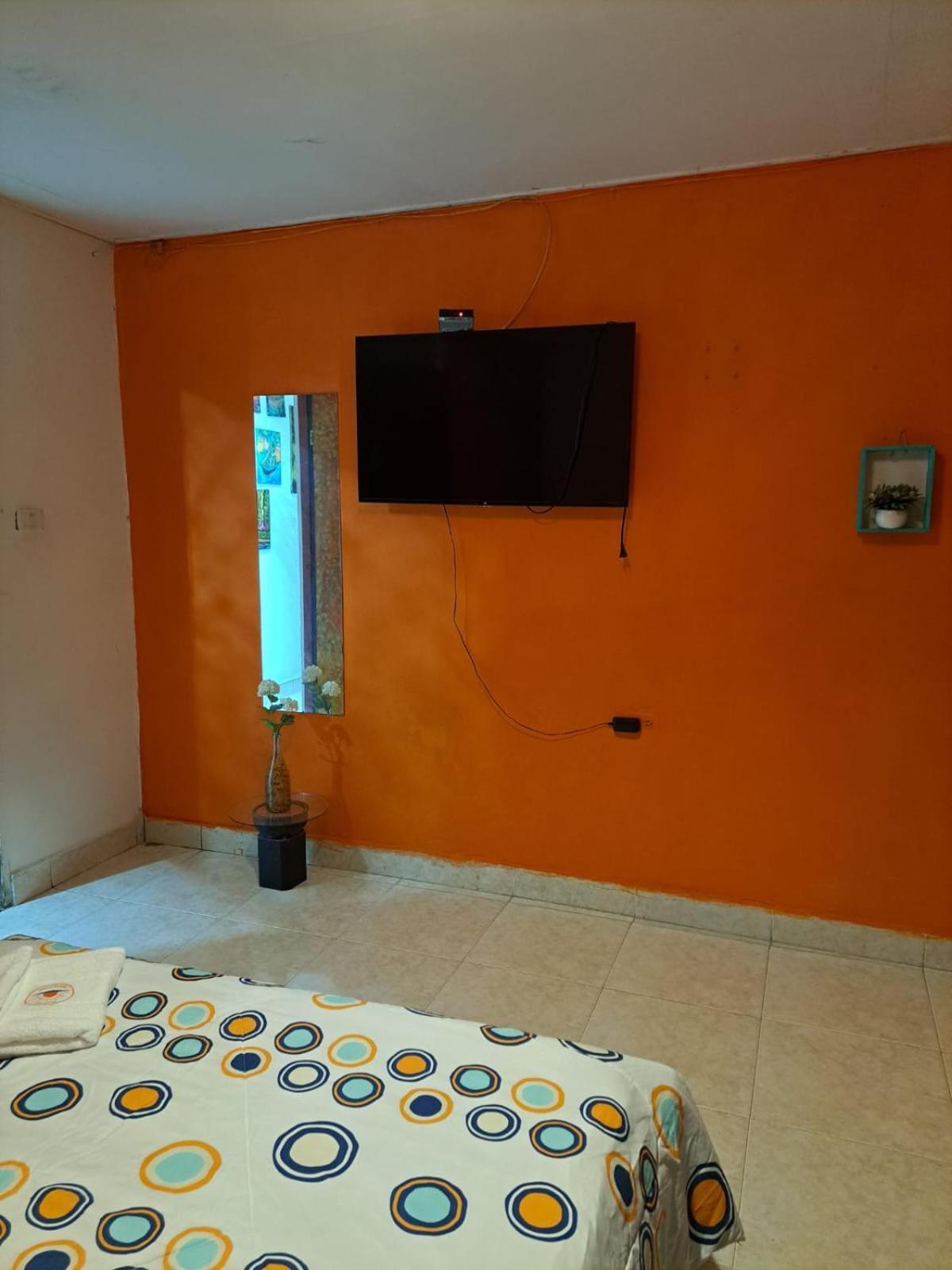 Hostel Shalom Adonai Cartagena Екстериор снимка