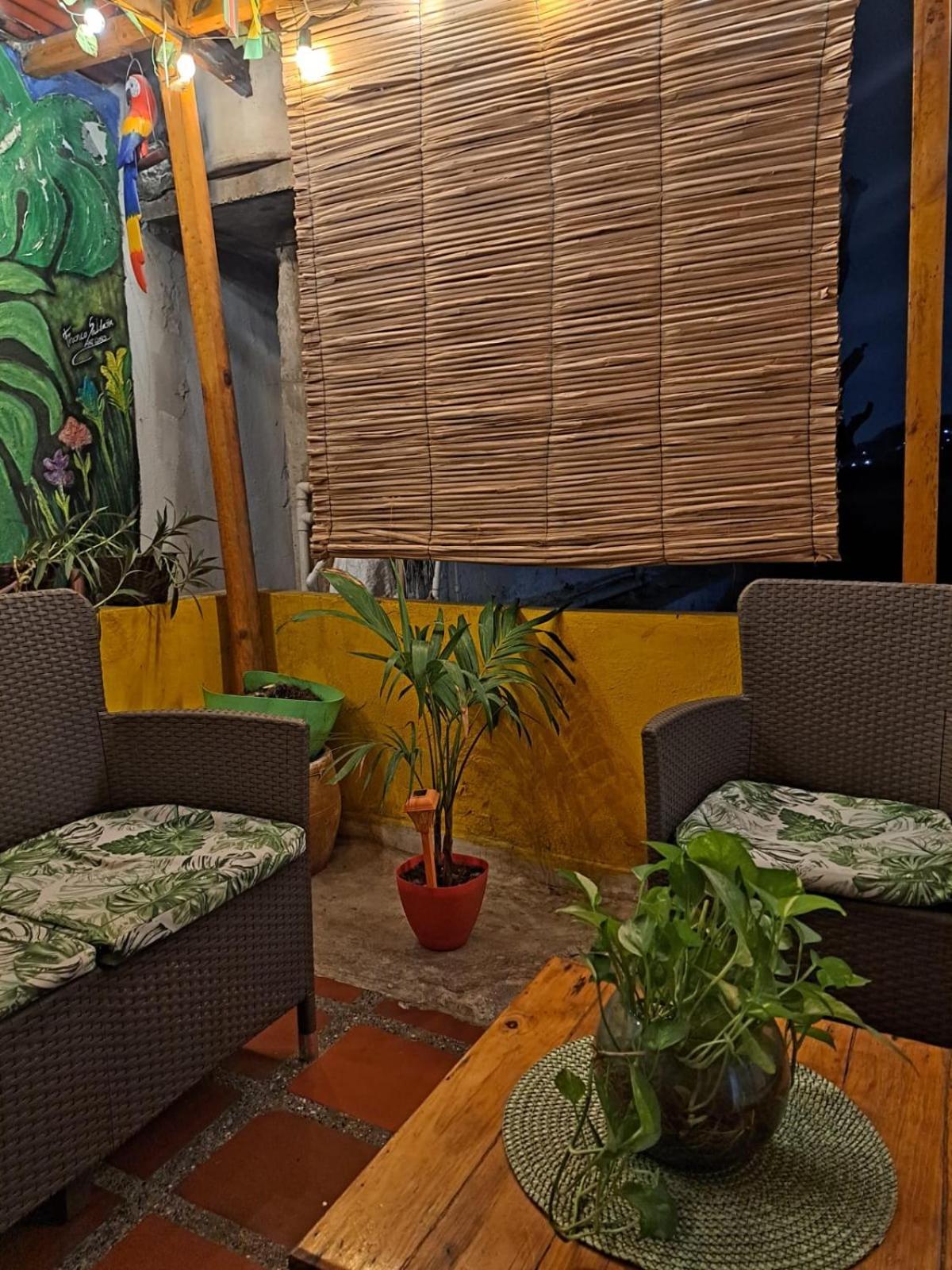 Hostel Shalom Adonai Cartagena Екстериор снимка