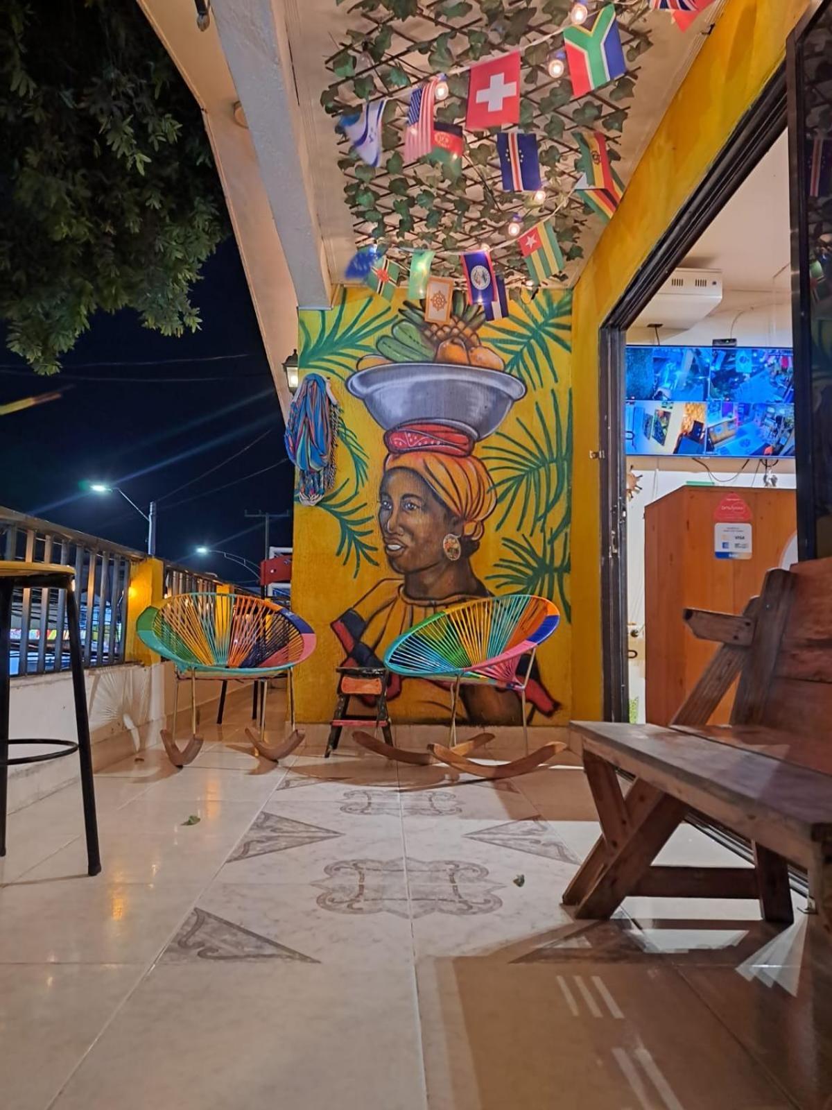 Hostel Shalom Adonai Cartagena Екстериор снимка