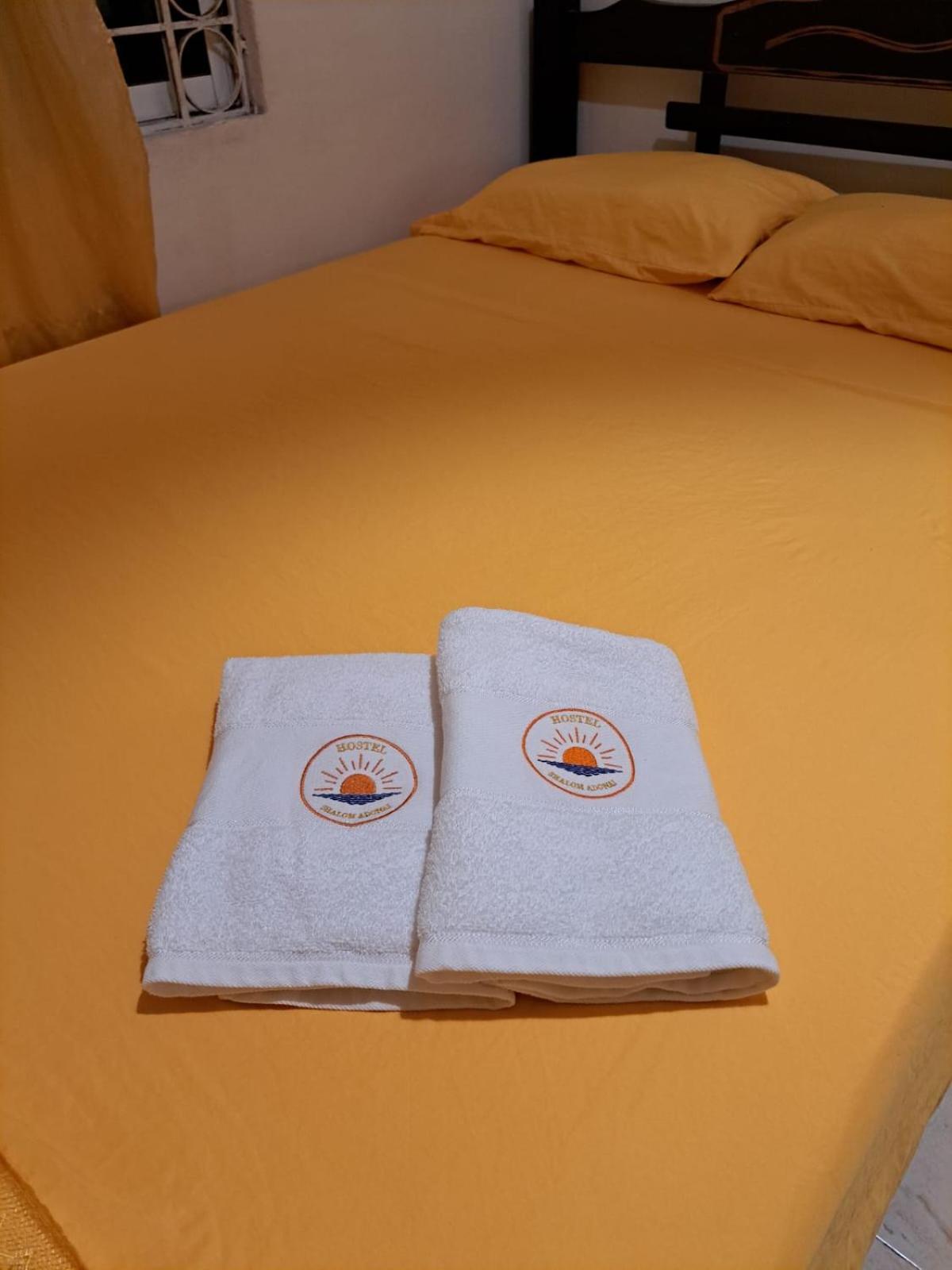 Hostel Shalom Adonai Cartagena Екстериор снимка