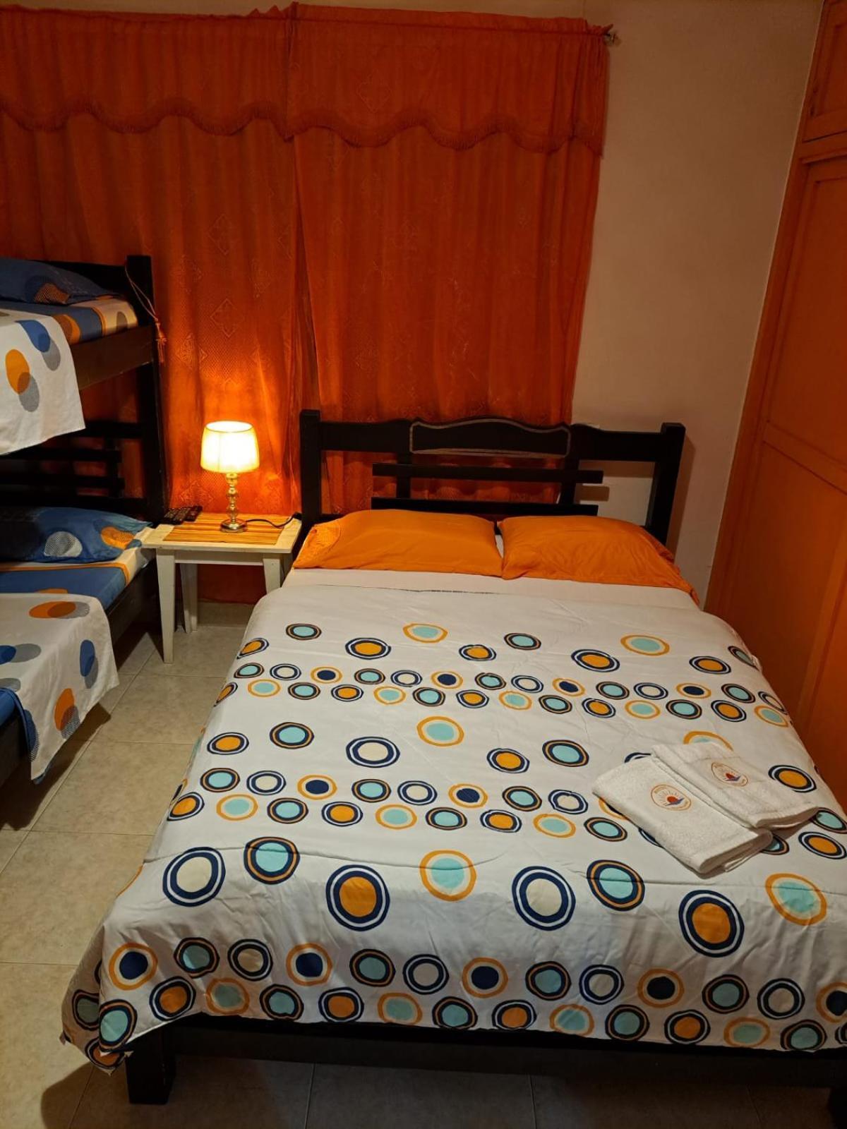 Hostel Shalom Adonai Cartagena Екстериор снимка