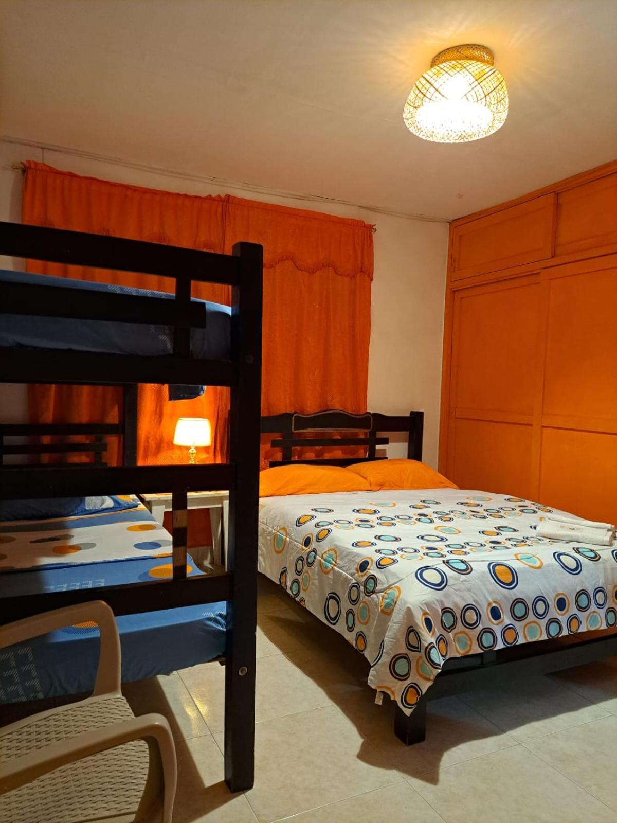 Hostel Shalom Adonai Cartagena Екстериор снимка